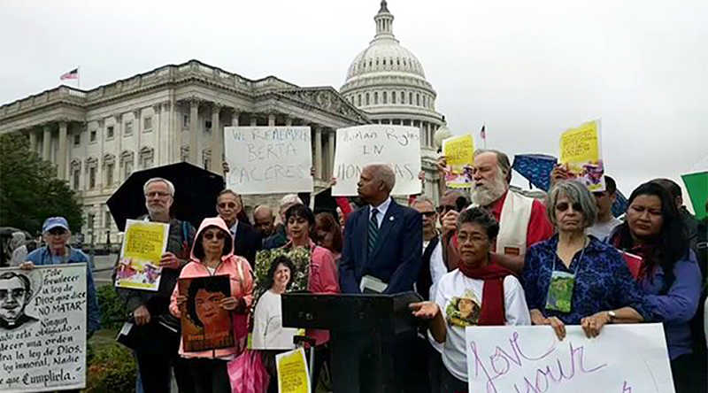 S. Rosa Maria and others gather in Congress to call for solidary for Hondurans
