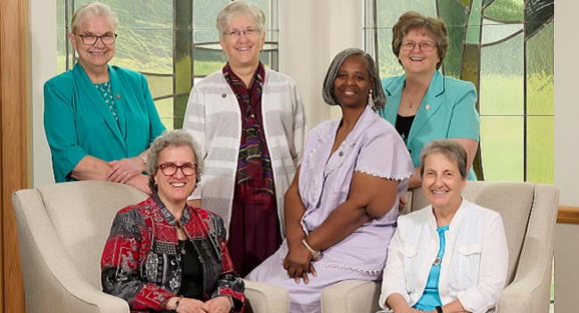 Provincial Council 2023-27. Front Row (L to R): Provincial Leader Debra Marie Sciano and Sister Joan DiProspere. Back Row (L to R): Regina Palacios, Helen Jane Jaeb, Sandra Helton and Mary Kay Brooks.